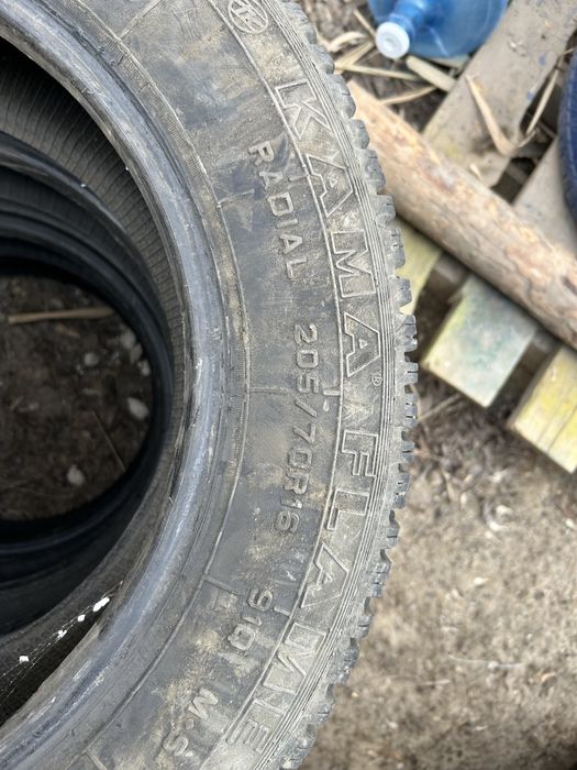 Продам резину на ниву