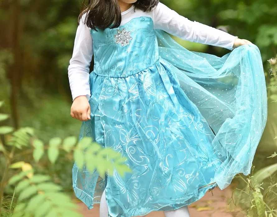 Rochie rochita NOUA printesa Elsa Frozen cu trena  2,3,4,5,6,7,8 ani