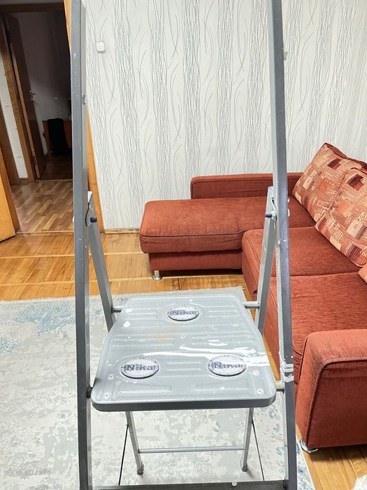 Срочно продам стремянку