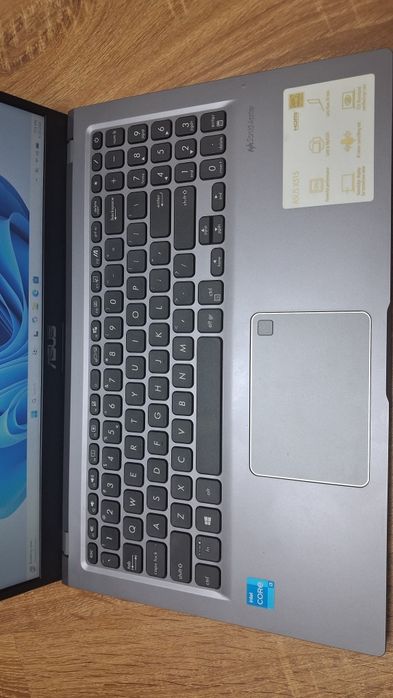 Laptop Asus i3 gen 11 8gb ram ssd m2 512 impecabil