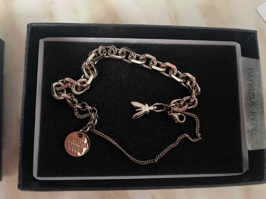 Patrizia Pepe , Guess, Hickmann