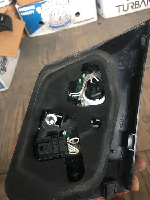 Ляв вътрешен стоп за Mercedes E-class. W212. 09-13. Седан