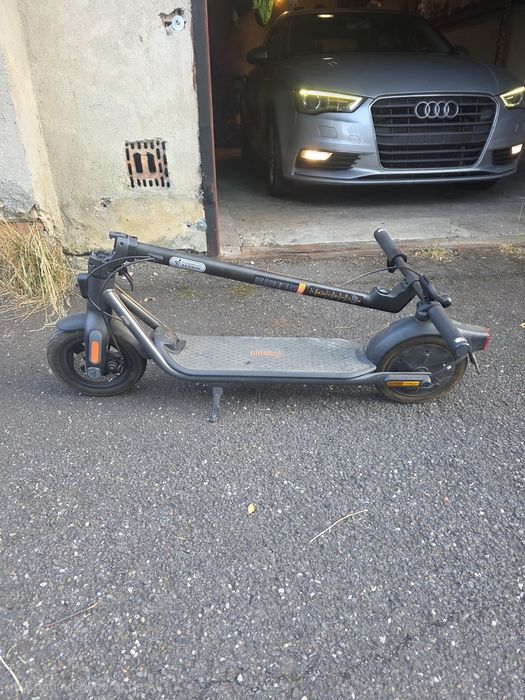 Trotinetă electrică Ninebot KickScooter F2 (Folosită 2 luni)