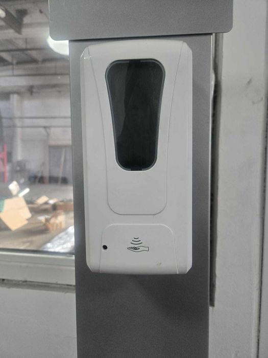 Stativ metalic cu dozator automat pentru săpun și dezinfectant