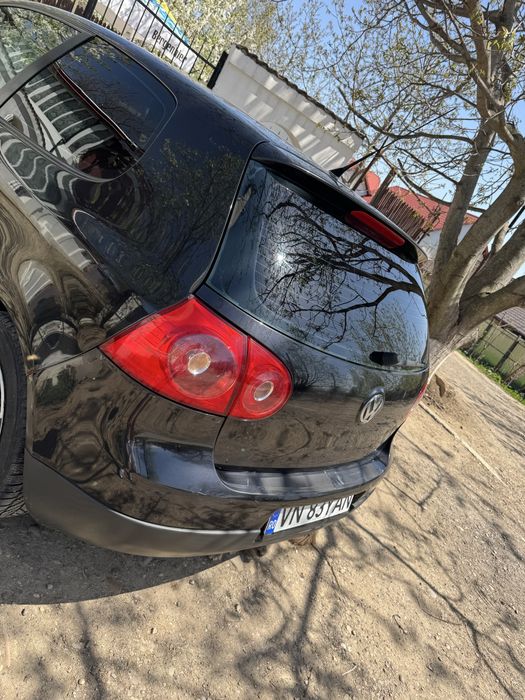 Vând golf 5 în stare bună