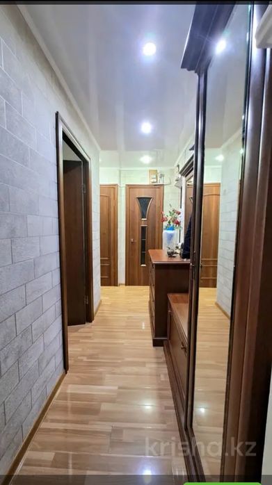 Продам квартиру мкр Стрритель