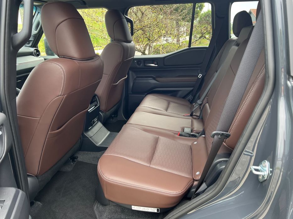 Toyota Landcruiser 250 Luxury Premium 2.8D 4WD Pretul afisat fara  TVA