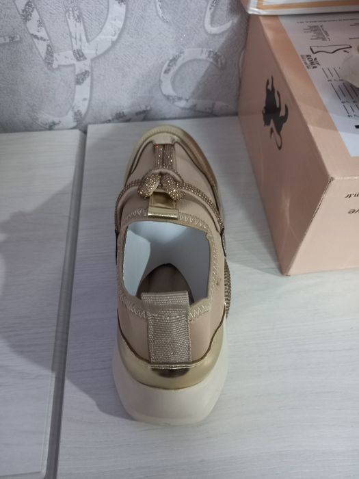 Продам новые мокасины-лофера