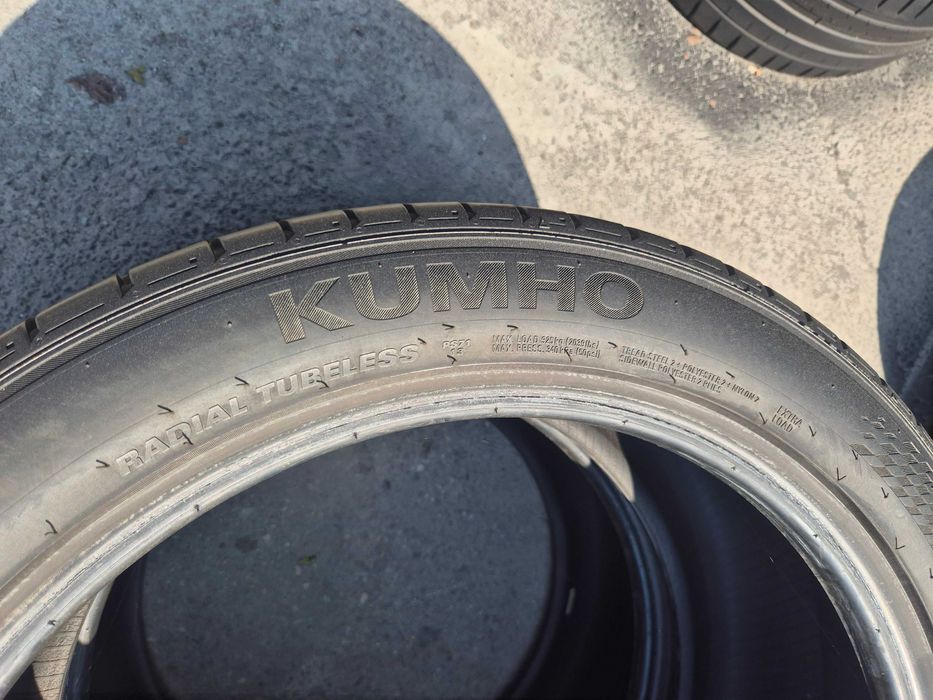 2 Anvelope de VARA - 275/40/19 105W - KUMHO Ecsta - Stare BUNA - DOT 2022 !