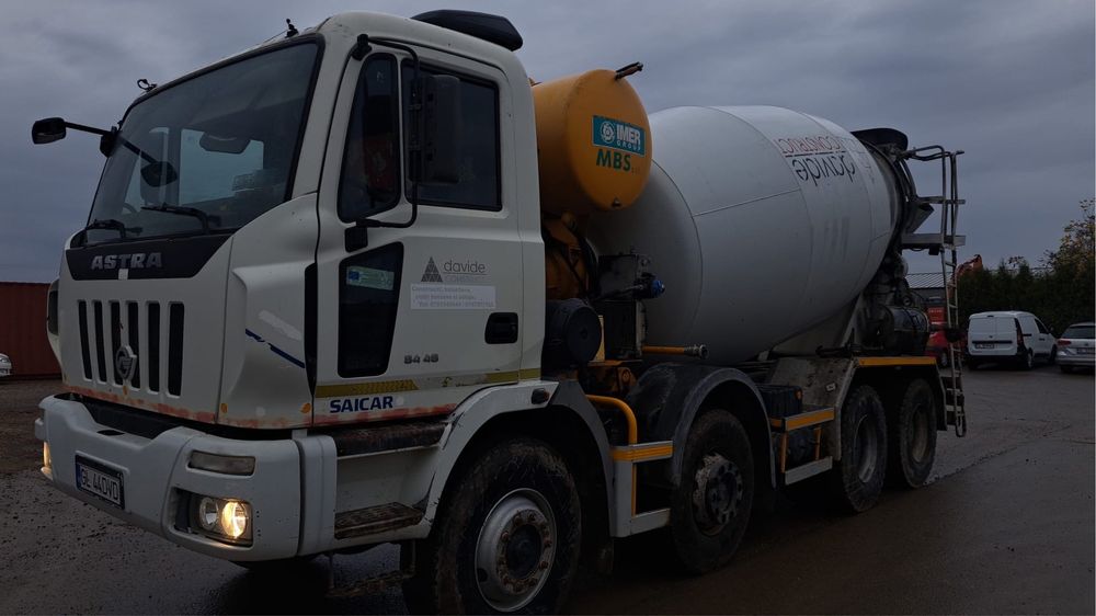 Autobetoniera Iveco Astra HD8 84.48
