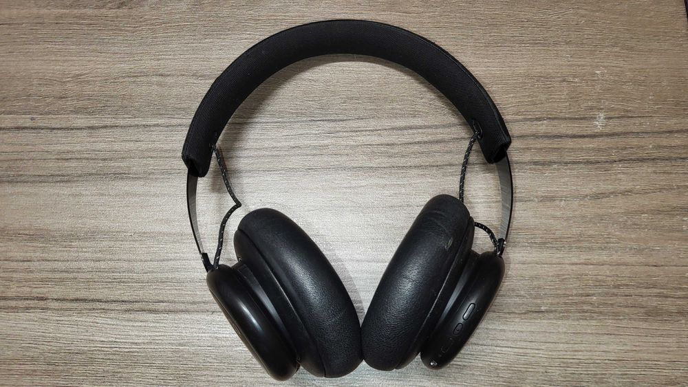 Bang & Olufsen BeoPlay H4 casti fuctionale urme de uzura