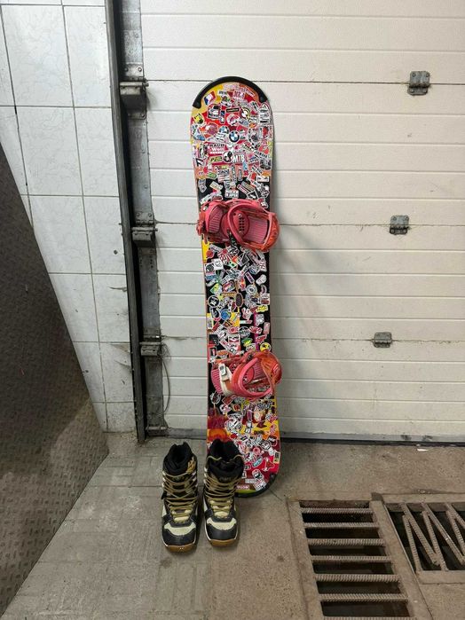 Сноуборд 155 см с ботинками