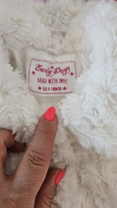 Бебешко палтенце и елечета