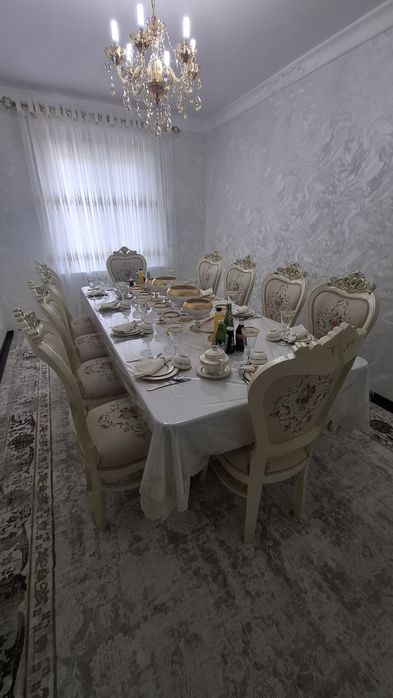 Срочно продам б/у стулья для гостиной