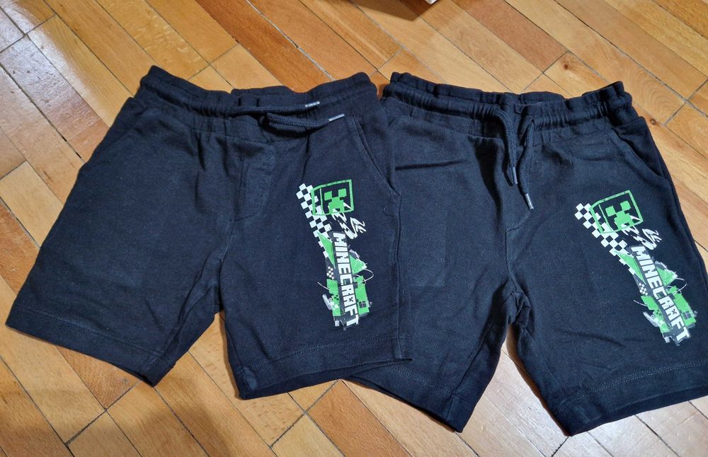 Vând pantaloni scurti Minecraft, mar.116