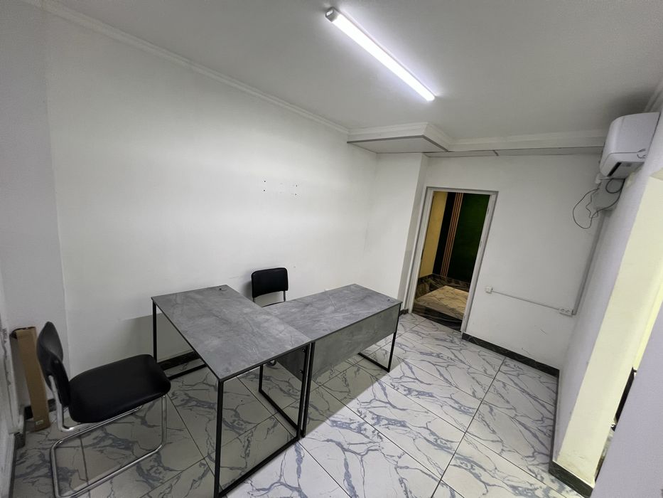 Аренда под офис 2 минут от метро Шахристон 20м2 С мебелью! Подволь!