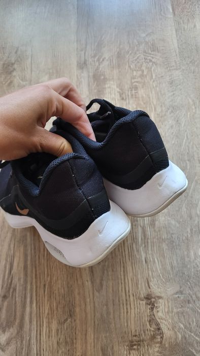 Дамски Маратонки Nike
COURT AIR MAX VOLLEY