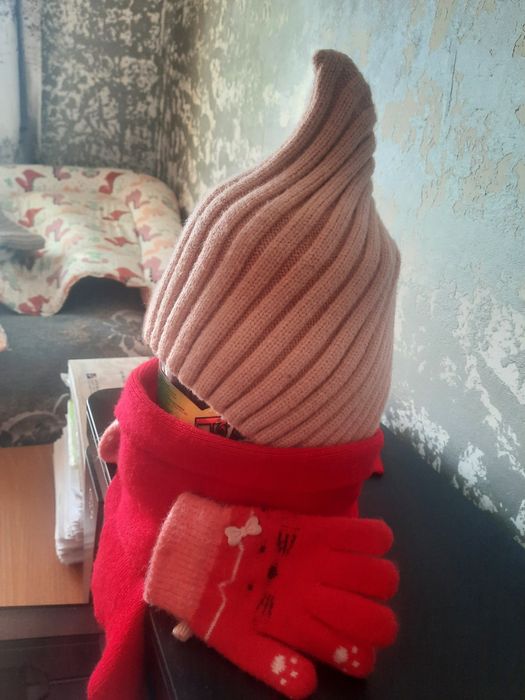 Продам шапки для девочки