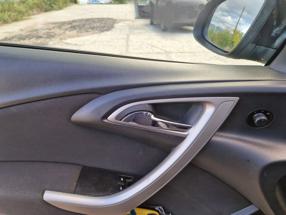 Opel astra J , 2011