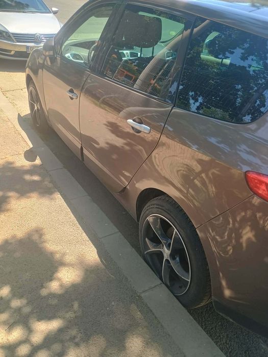 RENAULT Scenic 2010 — imagine 3
