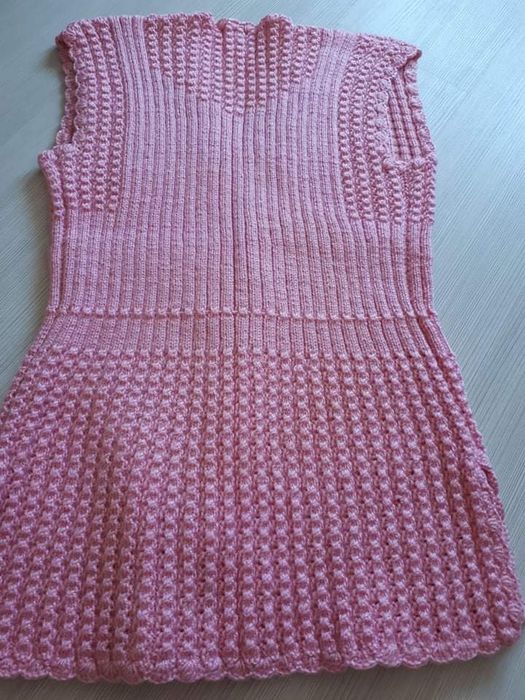 Ръчно изплетен елек.