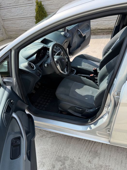 FORD Fiesta 2010 — imagine 2