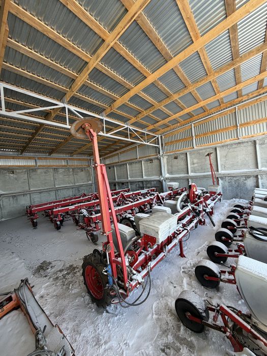 Продам сеяку УПС (веста) 8