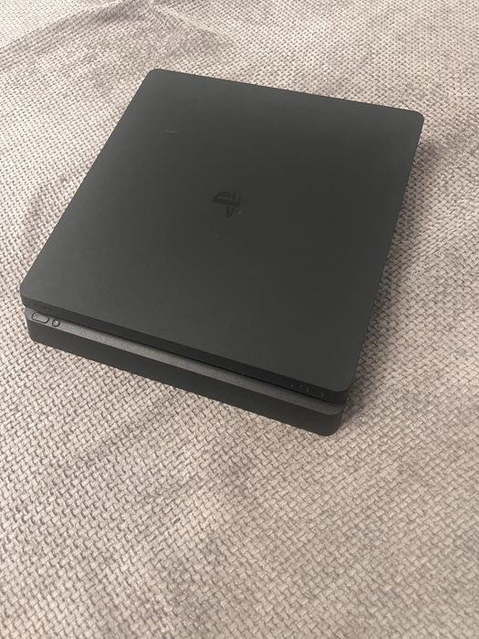 PlayStation 4 Slim
