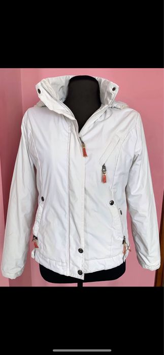 Бяло оригинално яке Prada с пух