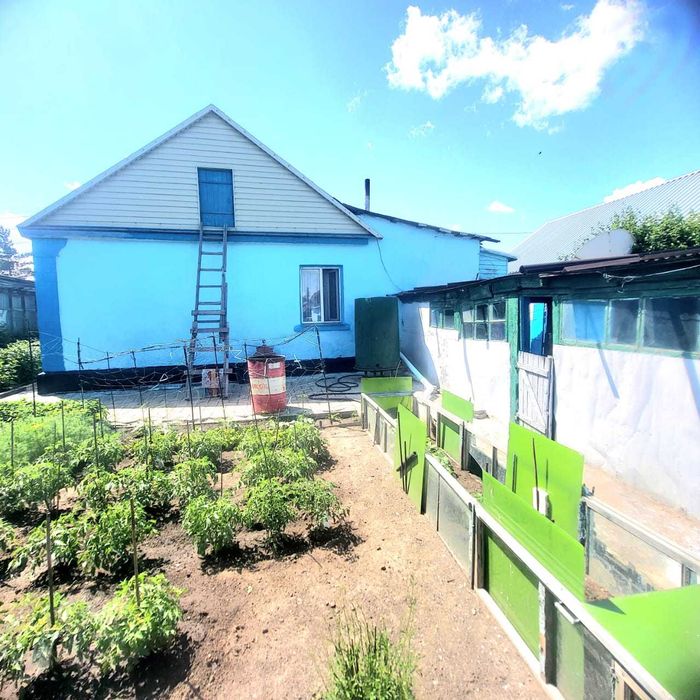 Дом / в районе 8 м-на