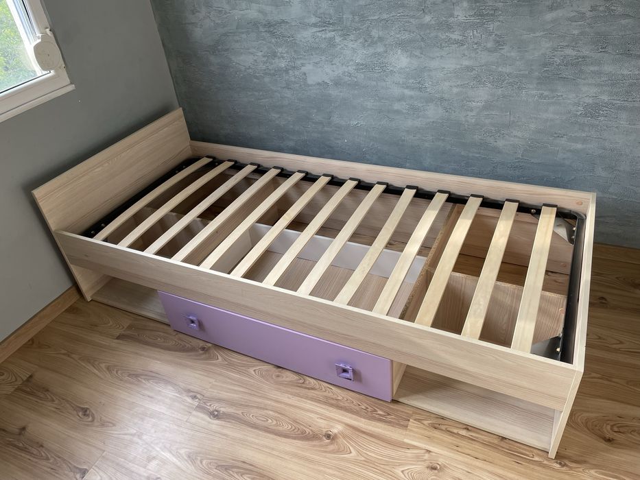 Единично легло 200/90см