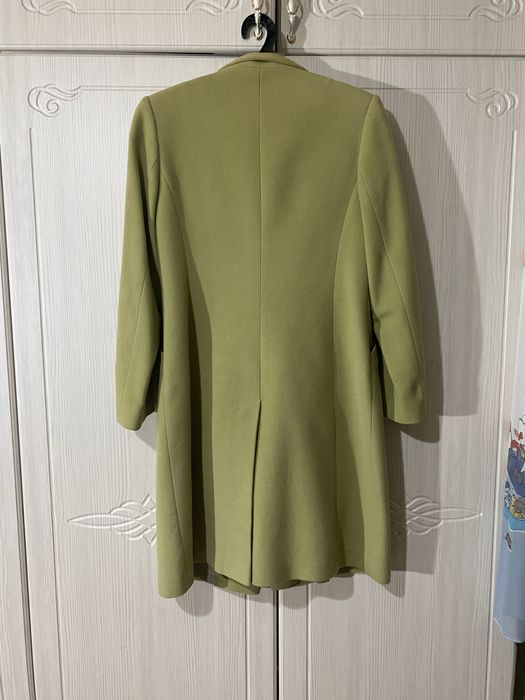 Фисташковое пальто женское