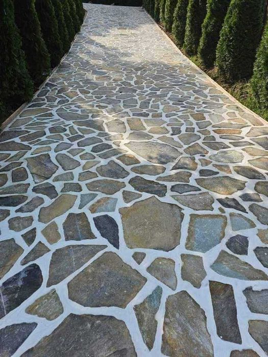 piatra naturala de munte si montaj