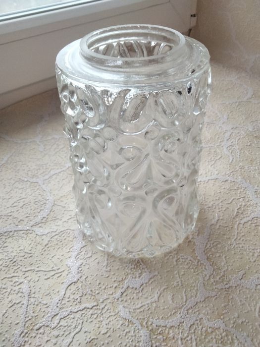 Продам люстры, светильники  недорого