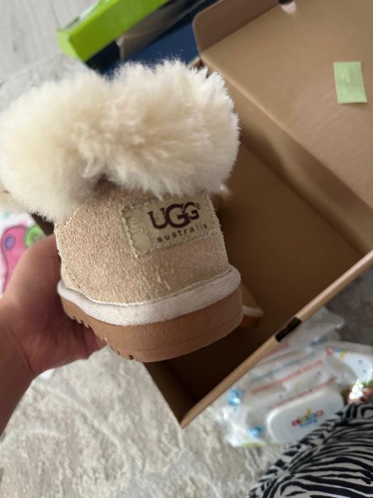 Уги в отличном состоянии для девочки