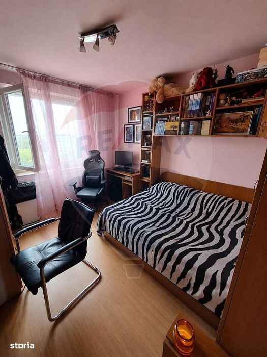 Apartament cu 3 camere de vânzare în zona Aparatorii Patriei