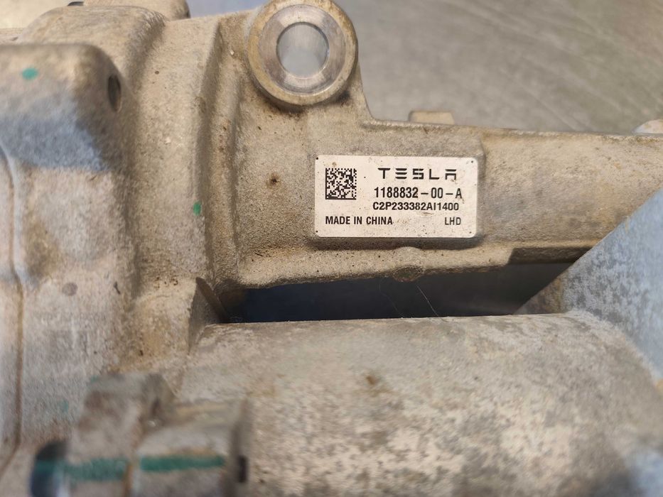 Рейка за Tesla Model 3 - Y
