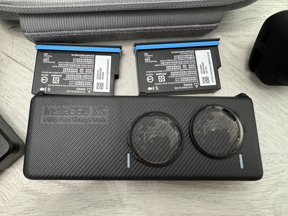 Insta360 X5 Essential Kit 360° 8K + аксесоари (Гаранция до 14/11/2027)