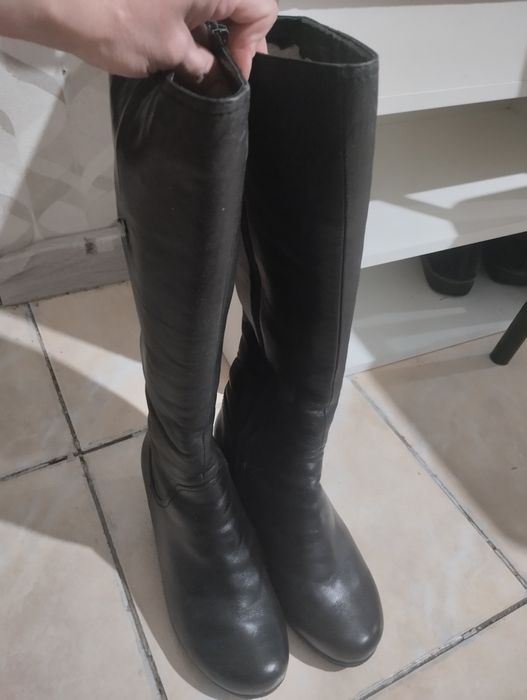 Продам женские зимние сапоги