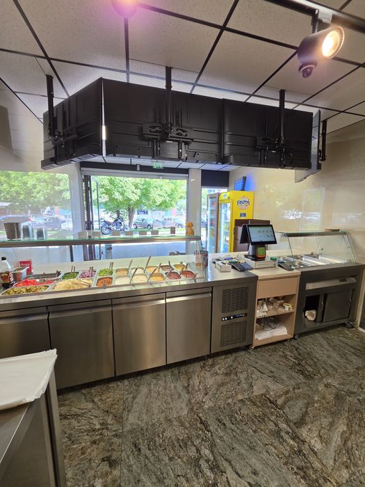 Afacere Fast-Food Premium la cheie | Totul NOU | Investiție recentă | Echipare completă Bulevardul Timișoara 59 drumul taberei .aproape de plazza