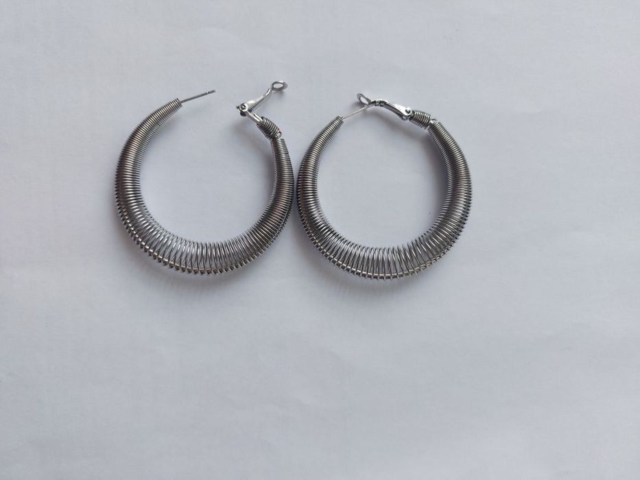 Продаются серьги