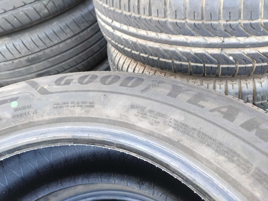 2бр Зимни гуми 235 60 18 - Goodyear - DOT 2025