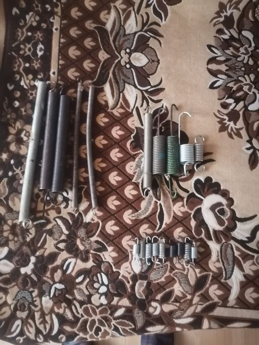 Продам пружины металлические разные.