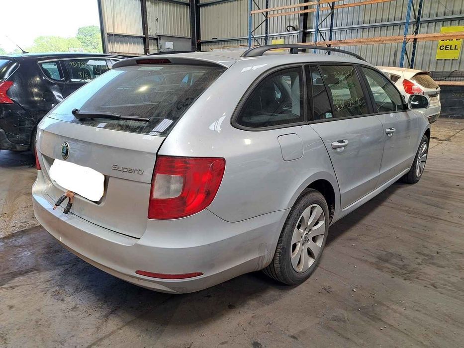 Carenaj aparatori noroi spate Skoda Superb 2011 Break Argintiu
