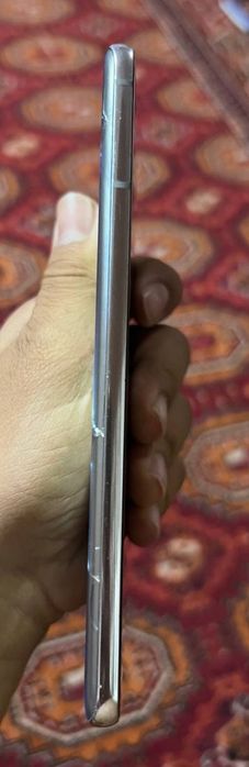 Samsung (S21 plus)