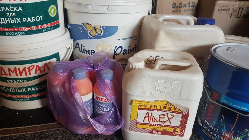 Отдам все za 5 грунтовку, краску