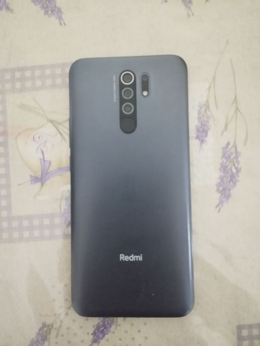 Продам телефон редми