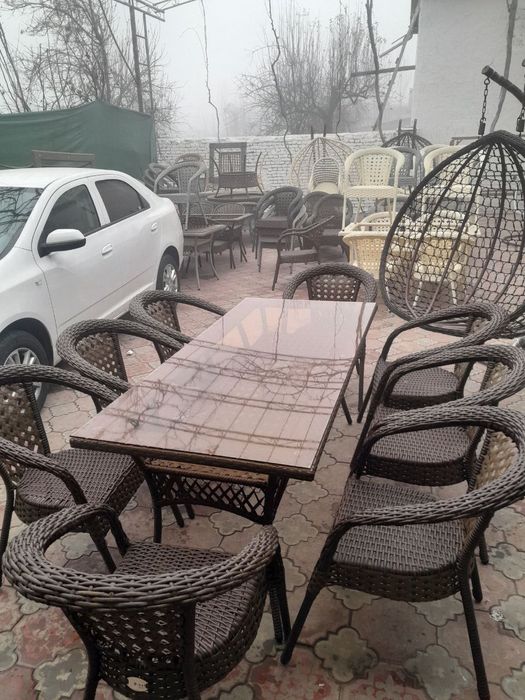 Ратан стол стул.