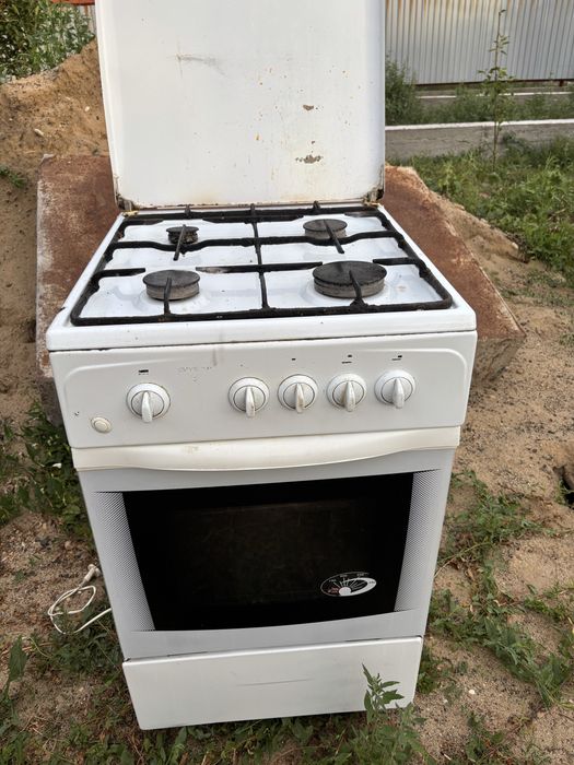 Продам газ плиту