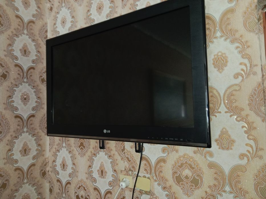 Продам телевизор лдж работает
